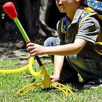 Stomp Rocket Dueling Stomp Racers - English