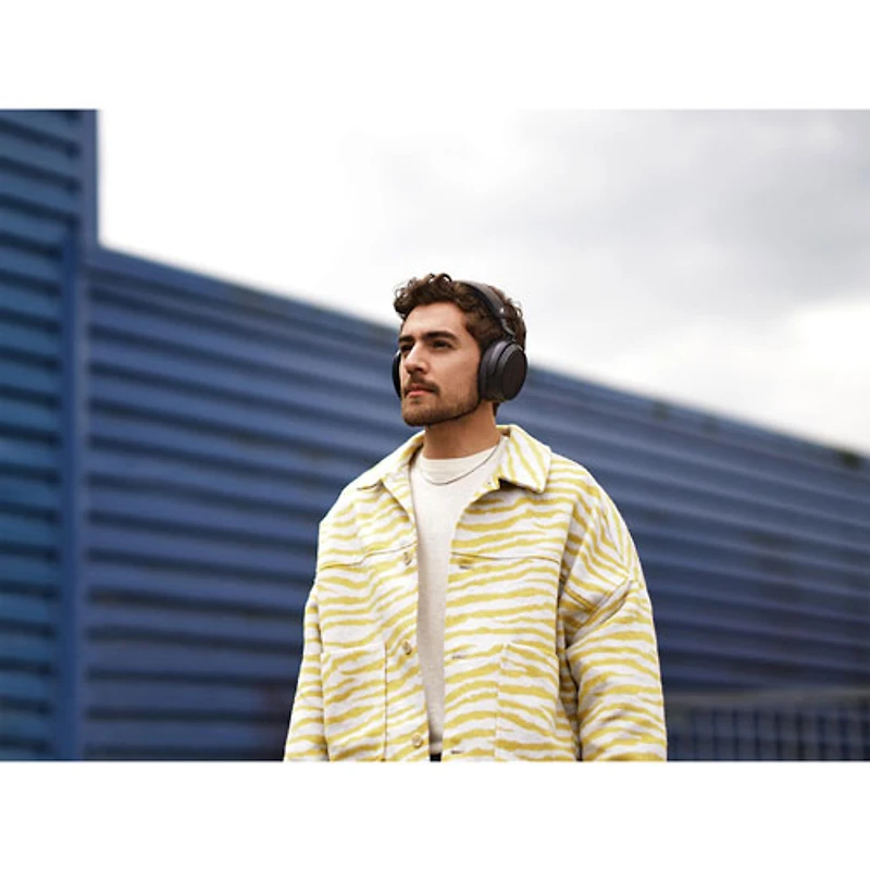 Casque d'écoute Bluetooth à suppression du bruit MOMENTUM 4 de Sennheiser - Noir