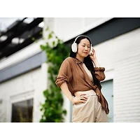 Casque d'écoute Bluetooth à suppression du bruit MOMENTUM 4 de Sennheiser - Blanc