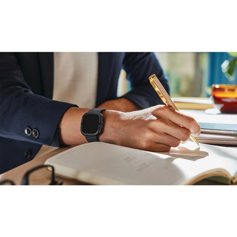 Montre intelligente Sense 2 de Fitbit avec moniteur de fréquence cardiaque - Gris ombre