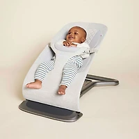 Siège sauteur 3-en-1 Evolve d'Ergobaby - Gris pâle