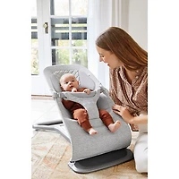Siège sauteur 3-en-1 Evolve d'Ergobaby - Gris pâle
