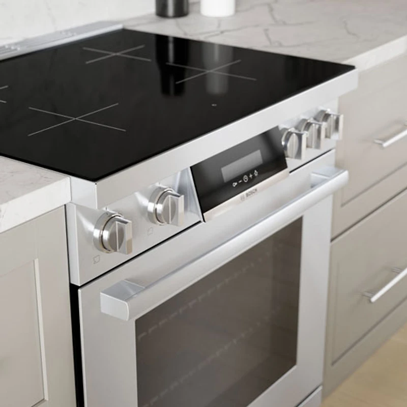 Cuisinière à induction à convection véritable 30 po série 800 po de Bosch (HIS8055C) - Inox