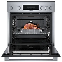 Cuisinière à induction à convection véritable 30 po série 800 po de Bosch (HIS8055C) - Inox