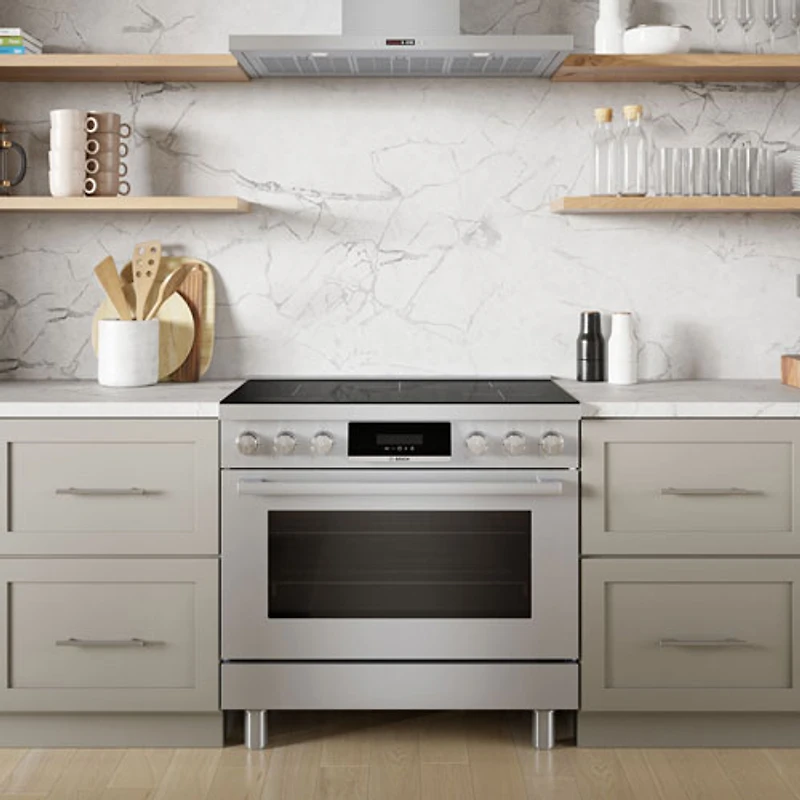 Cuisinière à induction à convection véritable 5 éléments 36 po série 800 po de Bosch (HIS8655C) - Inox