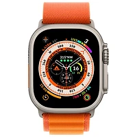 Apple Watch Ultra (GPS + Cellular) avec boîtier de 49 mm en titane et bracelet alpin orange de TELUS - Petit - Financement mensuel