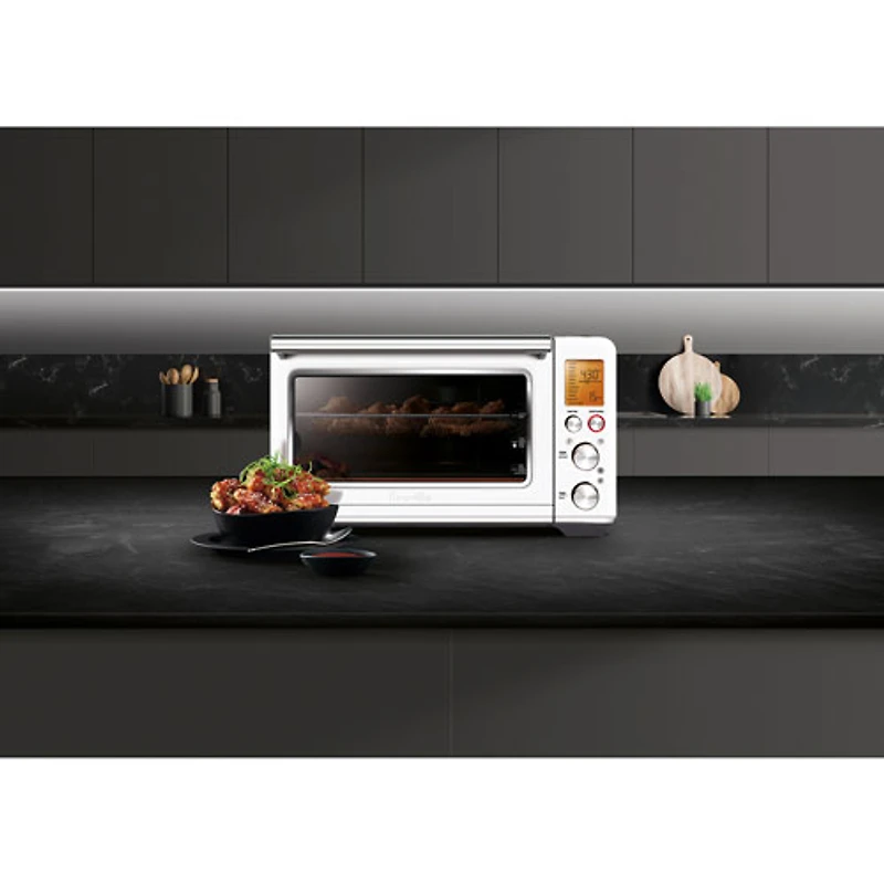 Remis à neuf (bon état) - Four grille-pain à convection et friteuse à air chaud Smart Oven de Breville - 0,8 pi³/22,6 l - Sel de mer - Remanufacturé par Breville