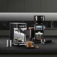 Remis à neuf (bon état) - Machine à expresso automatique Bambino Plus de Breville - Truffe noire - Reconditionné par Breville
