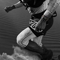 Apple Watch Ultra (GPS + connectivité cellulaire) avec boîtier de 49 mm en titane et bracelet alpin vert offert par Virgin Plus - Moyen