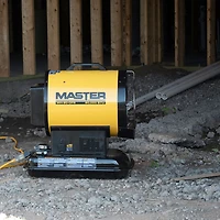 Radiateur au diesel/kérosène et à batterie de Master - 80 000 BTU - Jaune