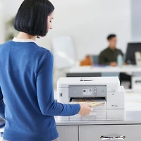 Imprimante à jet d'encre tout-en-un sans fil INKvestment Tank de Brother (MFC-J4535DW)