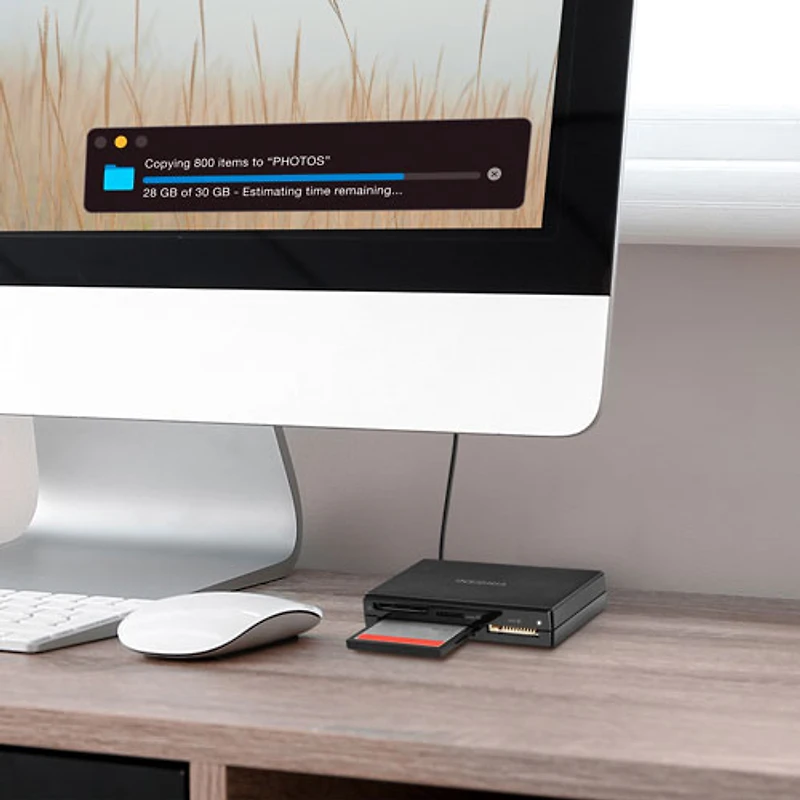 Lecteur de cartes mémoire multiples USB 3.0 d'Insignia - Exclusivité de Best Buy