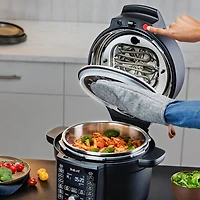 Autocuiseur et friteuse à air chaud Duo Crisp avec couvercle Ultimate d'Instant Pot - 6,5Qt pte - Noir
