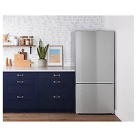 Réfrigérateur à congélateur inférieur 17,7 pi³ 31 po de GE (GBE17HYRFS) - Acier inoxydable
