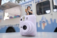 Appareil photo instantané Instax Mini 12 de Fujifilm - Lilas