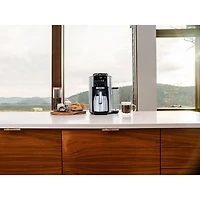 Machine à café automatique TrueBrew avec carafe thermique de De'Longhi - Noir/Acier inoxydable