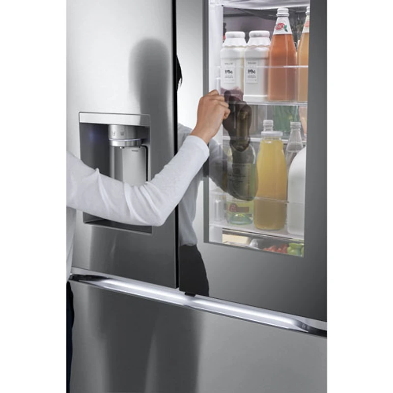 Réfrigérateur à deux portes intelligent à profondeur de comptoir de 26 pi³ et 36 po MAX de LG avec miroir InstaView et distributeur de glaçons - Inox