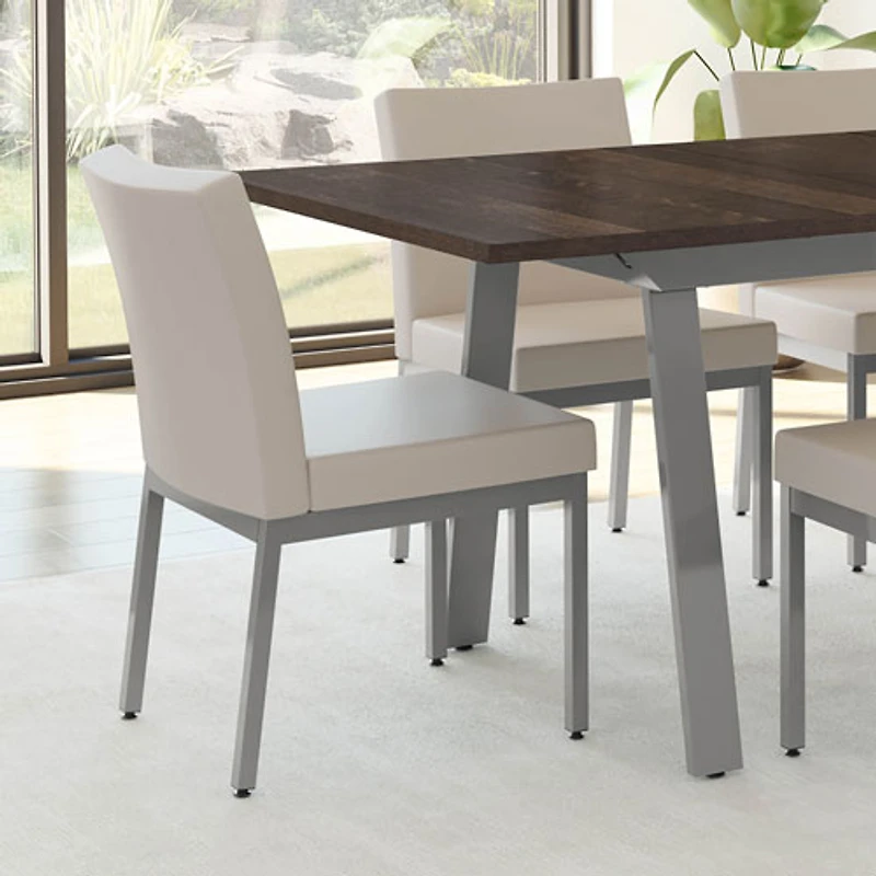 Chaise de salle à manger traditionnelle en similicuir Perry - Ensemble de 2 - Crème/Gris