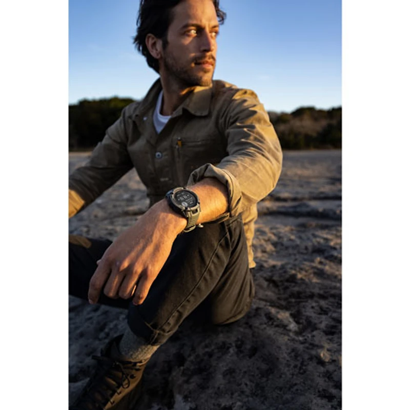 Montre intelligente multisport Bluetooth de 53 mm Instinct 2X Solar de Garmin - Graphite