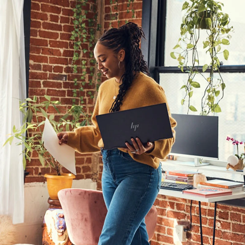 Portable 2-en-1 à écran tactile DELO de 15 po ENVY x360 de HP - Noir (Ryzen 7 7730U d'AMD/SSD 1 To/RAM 16 Go/Windows 11)