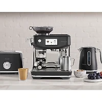 Machine à espresso Barista Touch Impress de Breville avec mousseur à lait et moulin à café - Truffe noire