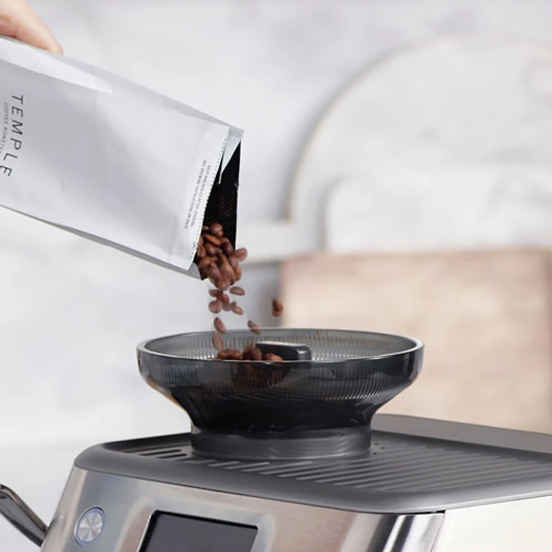 Machine à espresso Barista Touch Impress de Breville avec mousseur à lait et moulin à café - Truffe noire