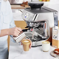 Machine à espresso Barista Touch Impress de Breville avec mousseur à lait et moulin à café - Truffe noire