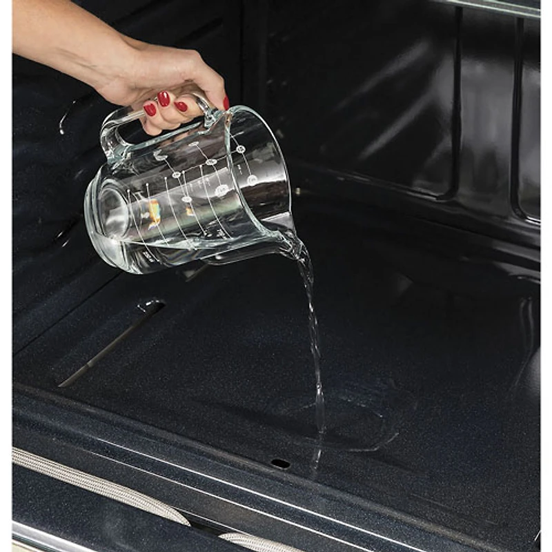 Cuisinière électrique autonome à 5 éléments avec convection véritable et friture à l'air 5,0 pi³ 30 po de GE (JCB840ETES) - Ardoise