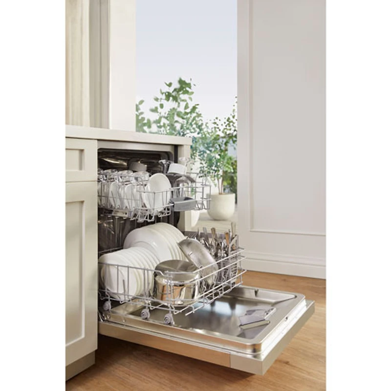 Lave-vaisselle encastrable 24 po 46 dB avec troisième panier de Bosch (SHE5AE75N) - Acier inoxydable