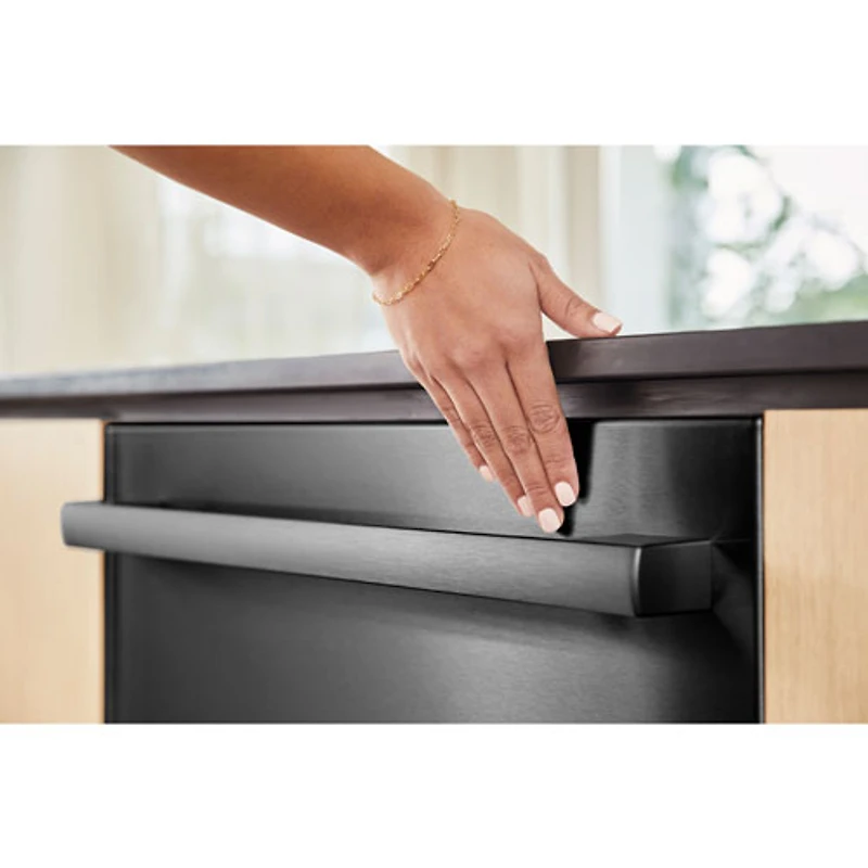 Lave-vaisselle encastrable 24 po 42 dB avec troisième panier de Bosch (SHX78CM4N) - Acier inoxydable noir