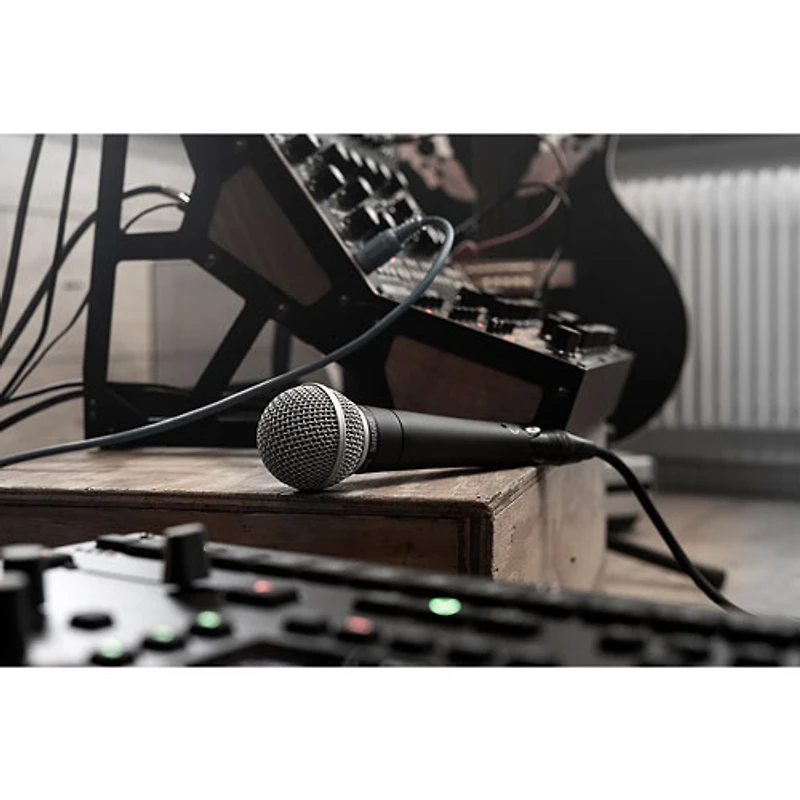 Microphone XLR dynamique vocal SM58-LC de Shure - Noir