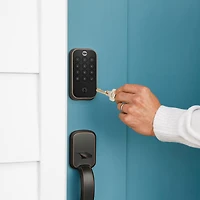 Serrure intelligente Bluetooth Assure Lock 2 avec pavé numérique et serrure de Yale - Bronze huilé
