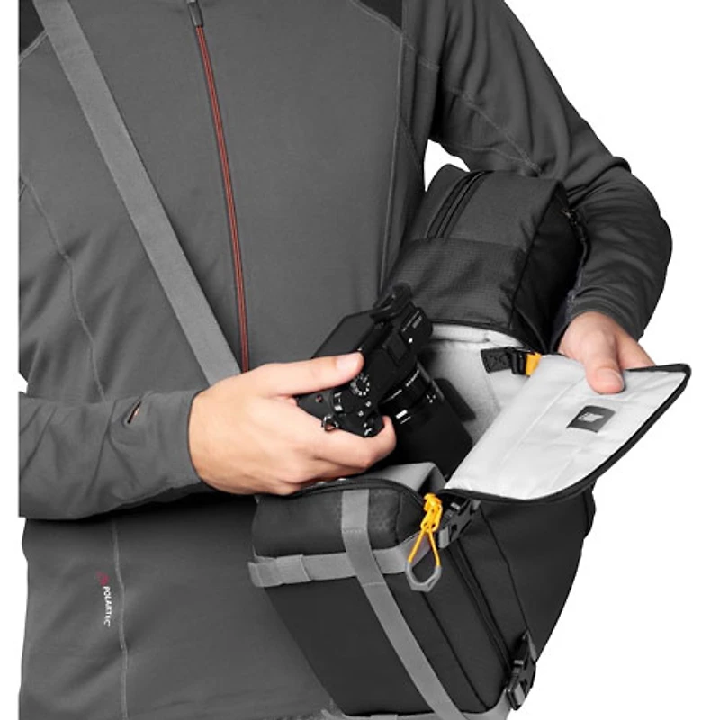 Sac bandoulière SL250AWII de Lowepro pour appareil photo numérique (LP37335) - Noir
