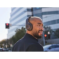Casque d'écoute Bluetooth à suppression du bruit Studio Pro de Beats By Dr. Dre - Brun foncé