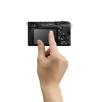 Appareil photo sans miroir APS-C Alpha 6700 de Sony avec objectif 18-135 mm