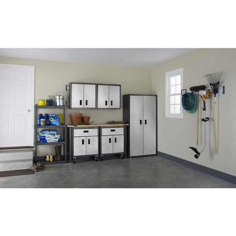 Gladiator 28 Hardwood Work Top (GAAC28HWGX)