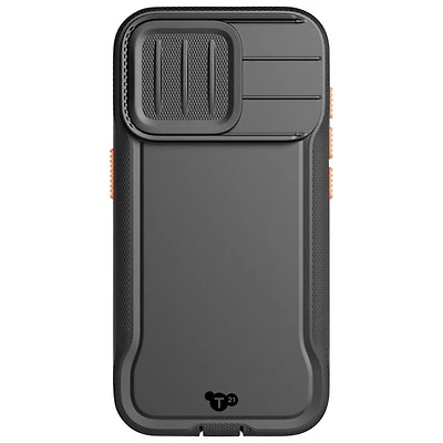 tui rigide ajusté Evo Max de tech21 avec MagSafe pour iPhone 15 Pro