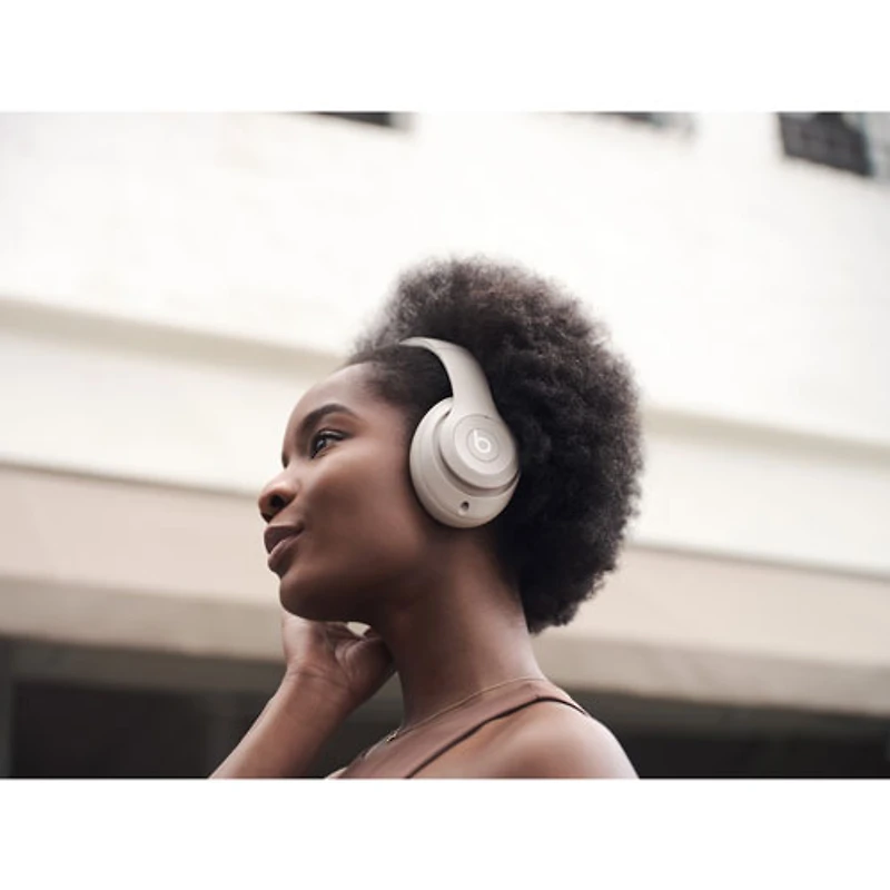 Boîte ouverte - Casque d'écoute Bluetooth à suppression du bruit Studio Pro de Beats By Dr. Dre - Grès