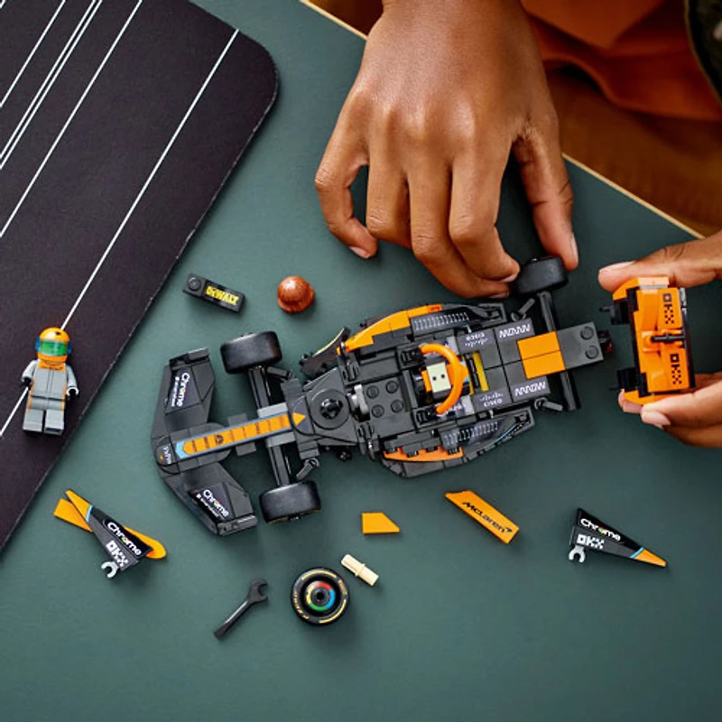 LEGO Speed Champions : La voiture de course de Formule 1 McLaren 2023 - 245 piÃ¨ces (76919)