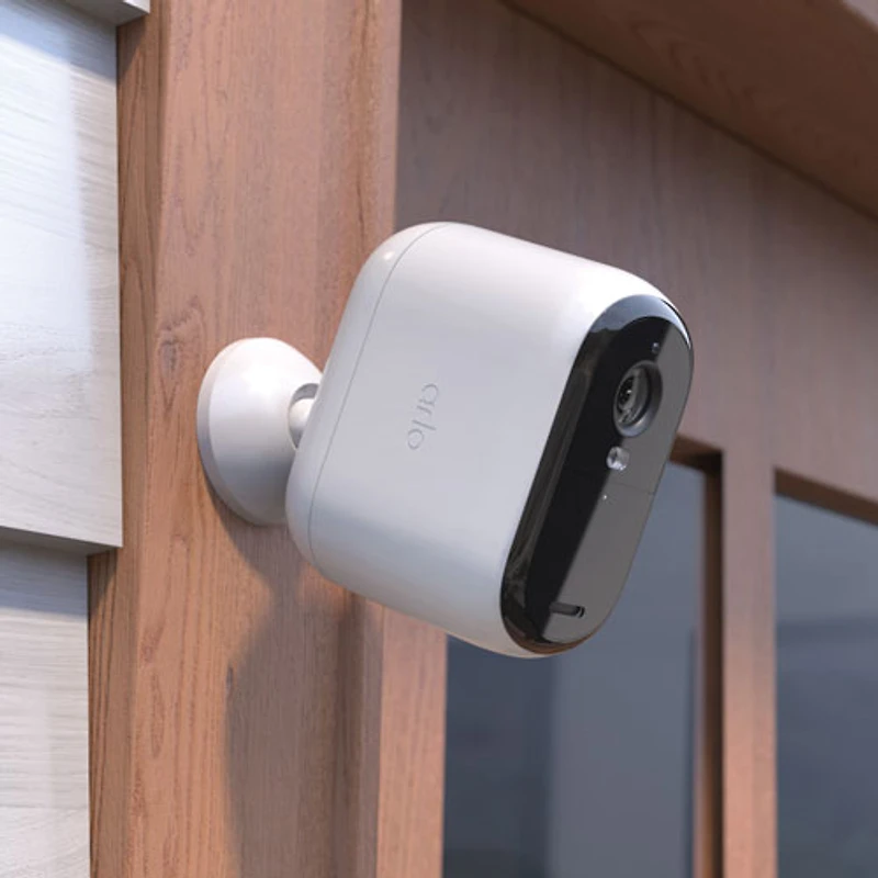 Caméra de surveillance d'intérieur/d'extérieur sans fil HD Essential (2e génération) d'Arlo - Blanc