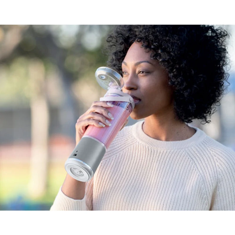 Ninja Blast 18oz 120-Watt Portable Blender - White