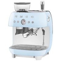 Machine à espresso manuelle de Smeg avec mousseur et moulin à caf