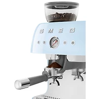Machine à espresso manuelle de Smeg avec mousseur et moulin à caf