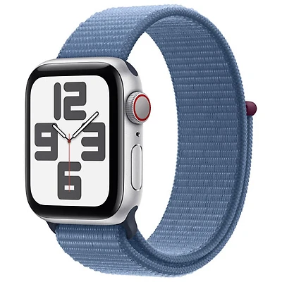 Apple Watch SE (GPS + Cellular) avec boîtier de mm en aluminium argenté et bracelet sport bleu hivernal par TELUS