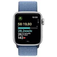 Apple Watch SE (GPS + Cellular) avec boîtier de mm en aluminium argenté et bracelet sport bleu hivernal par TELUS