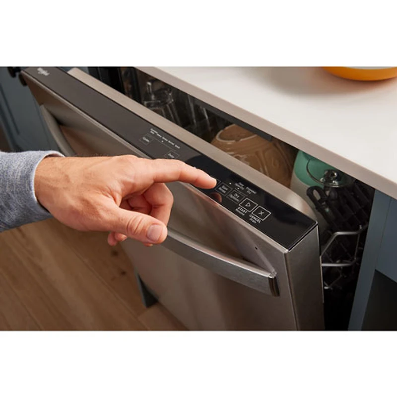 Lave-vaisselle encastrable 24 po 44 dB avec cuve inox et 3e panier de Whirlpool (WDT550SAPZ) - Inox