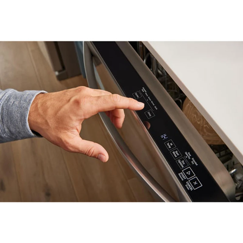 Lave-vaisselle encastrable 24 po 44 dB avec cuve inox et 3e panier de Whirlpool (WDT550SAPZ) - Inox