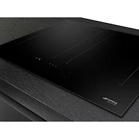 Surface de cuisson à induction de 24 po à 4 éléments de Smeg (SIMU324D) - Noir