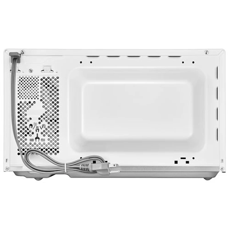 Insignia 0.7 Cu. Ft. Compact Microwave (NS-MW7WH5-C) - White - Only at Best Buy