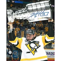 Frameworth Penguins de Pittsburgh : Photo autographiée de Kris Letang avec la coupe Stanley en 2017